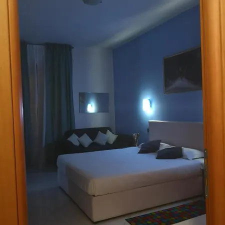 Suites Holiday Rooms