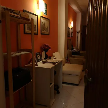 Suites Holiday Rooms *