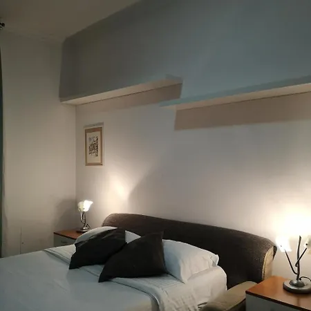 Affittacamere Suites Holiday Rooms *