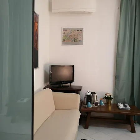 Suites Holiday Rooms *