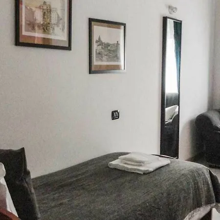 Suites Holiday Rooms